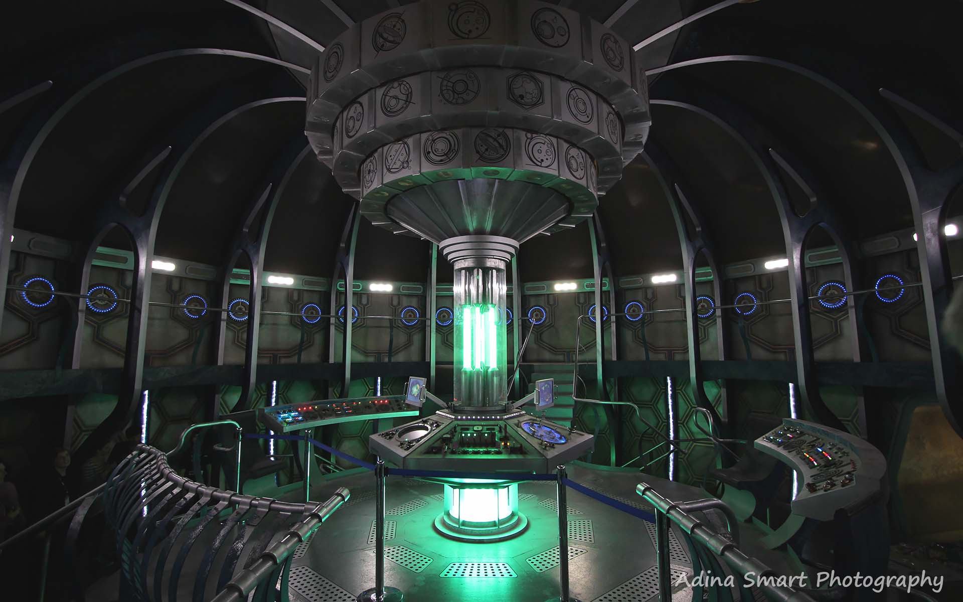 Photo 5 - Tardis Set